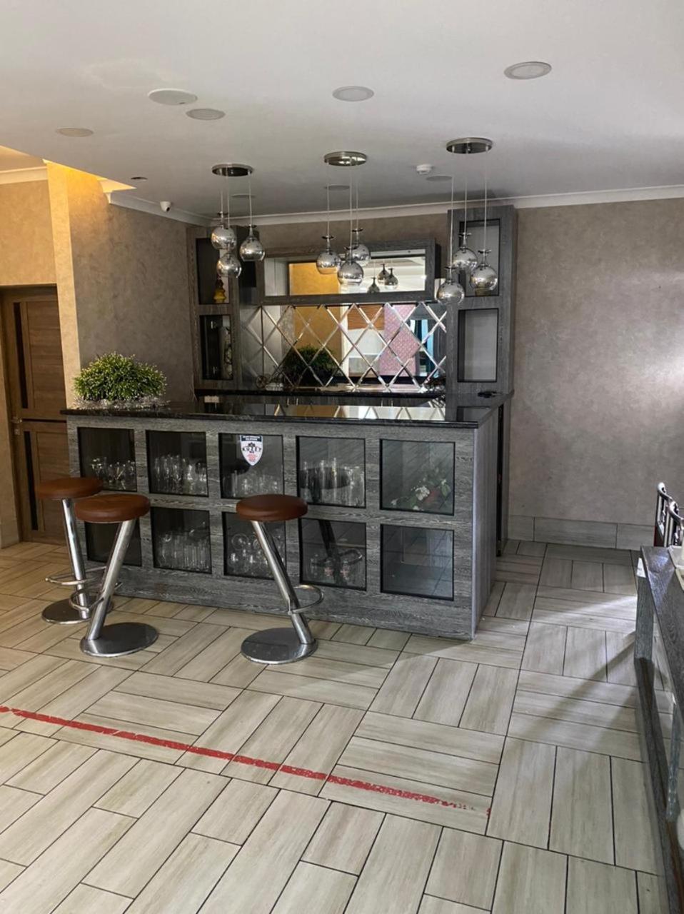 Artastana Hotel Luaran gambar
