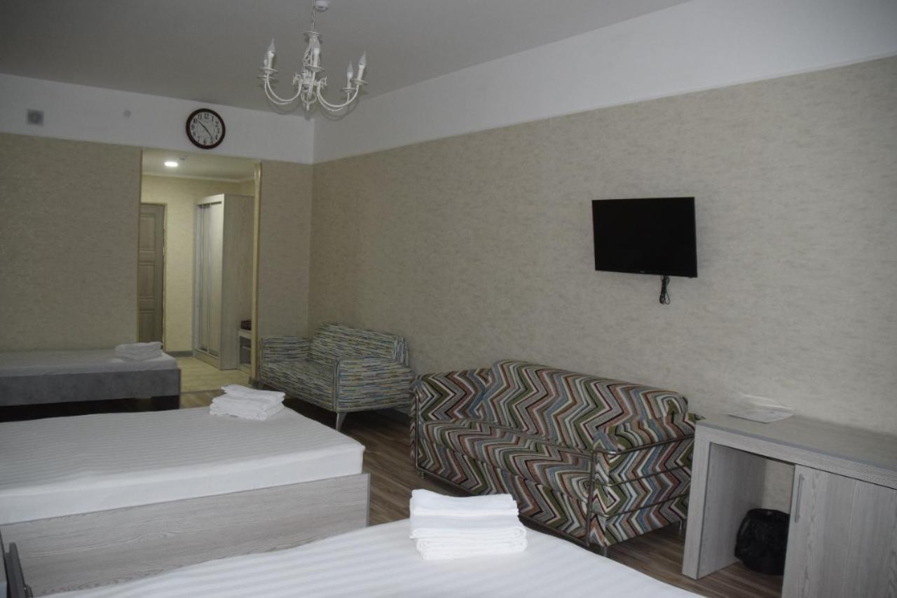 Artastana Hotel Luaran gambar