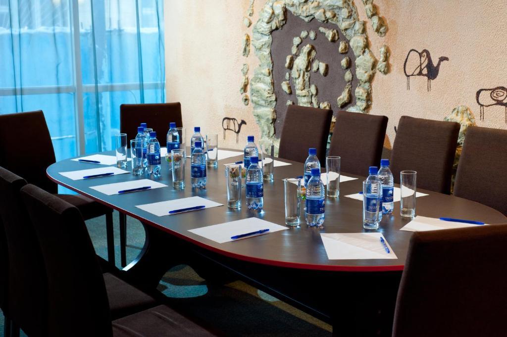 Artastana Hotel Luaran gambar