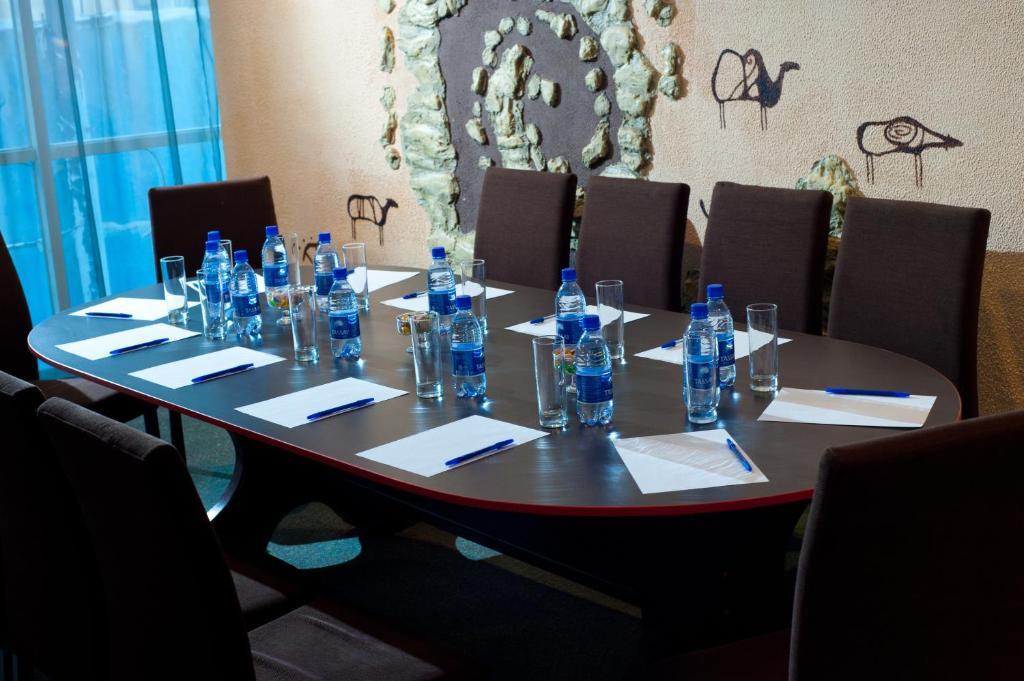 Artastana Hotel Luaran gambar