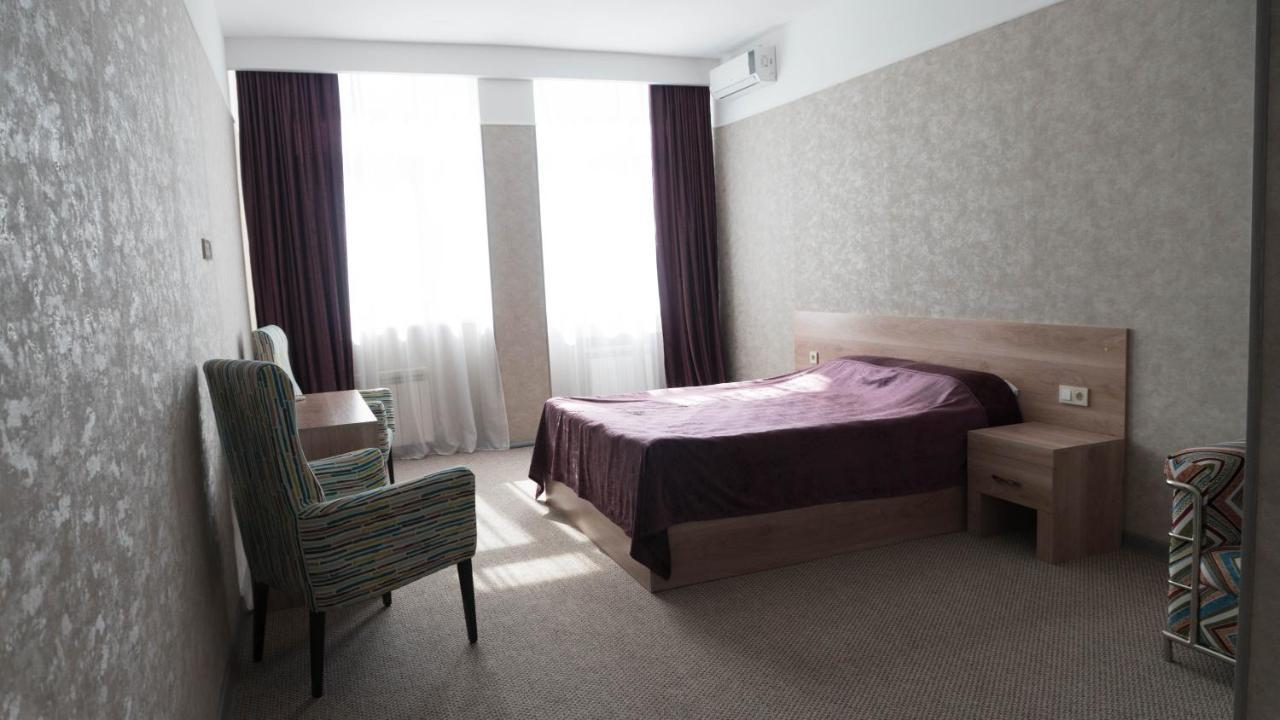 Artastana Hotel Luaran gambar